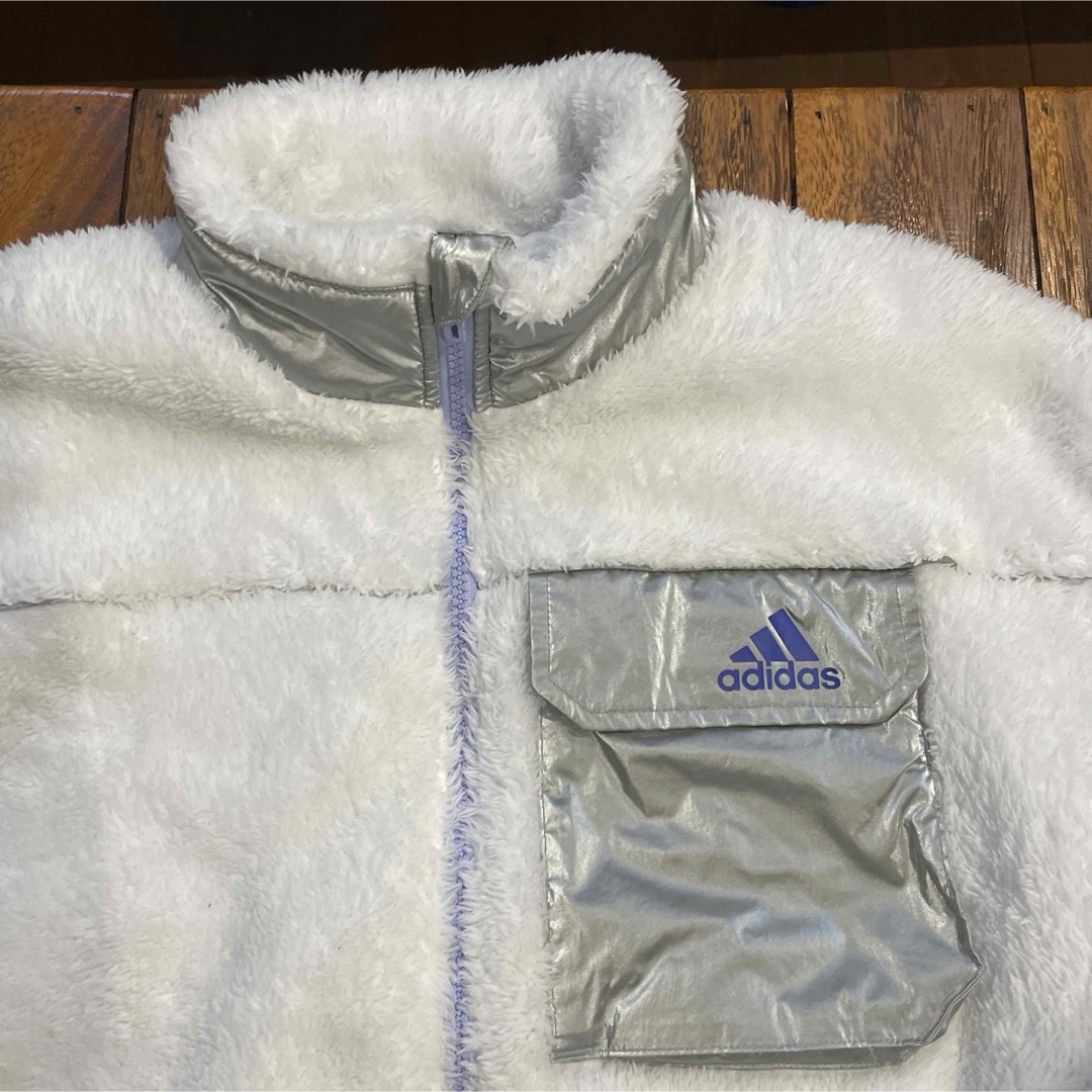 adidas(アディダス)のadidas ファーリーフリースジャケット　160 キッズ/ベビー/マタニティのキッズ服女の子用(90cm~)(ジャケット/上着)の商品写真