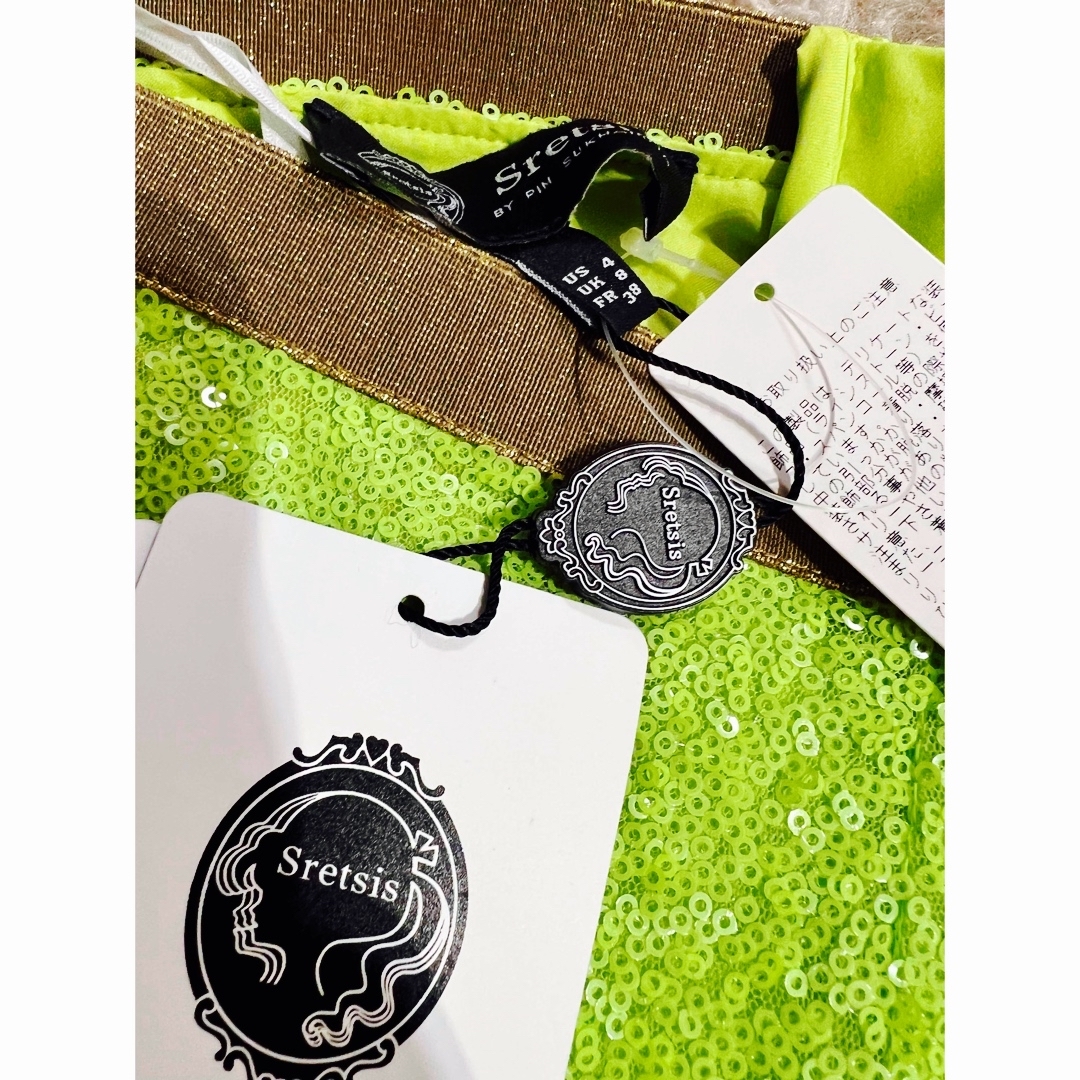 UNIF(ユニフ)のスレトシス スパンコールショートパンツ タグ付き未使用 レディースのパンツ(ショートパンツ)の商品写真