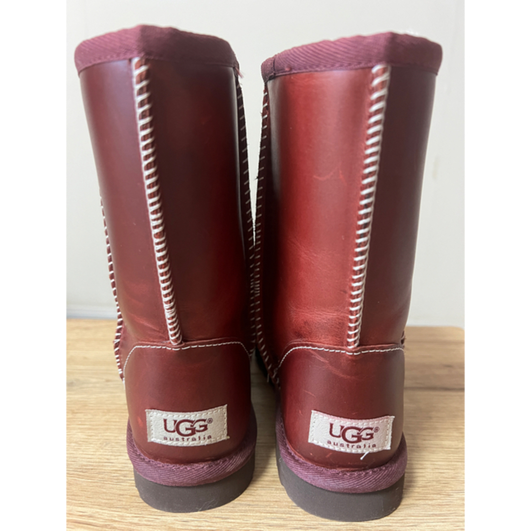 新品未使用 UGG クラシック ショートブーツ 22cm  レディースの靴/シューズ(ブーツ)の商品写真