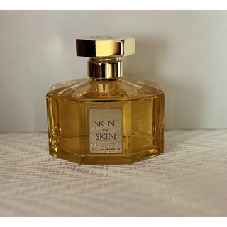ラルチザンパフューム(L'Artisan Parfumeur)のラルチザンパフューム スキンオンスキン オーデパフューム 125ml(ユニセックス)