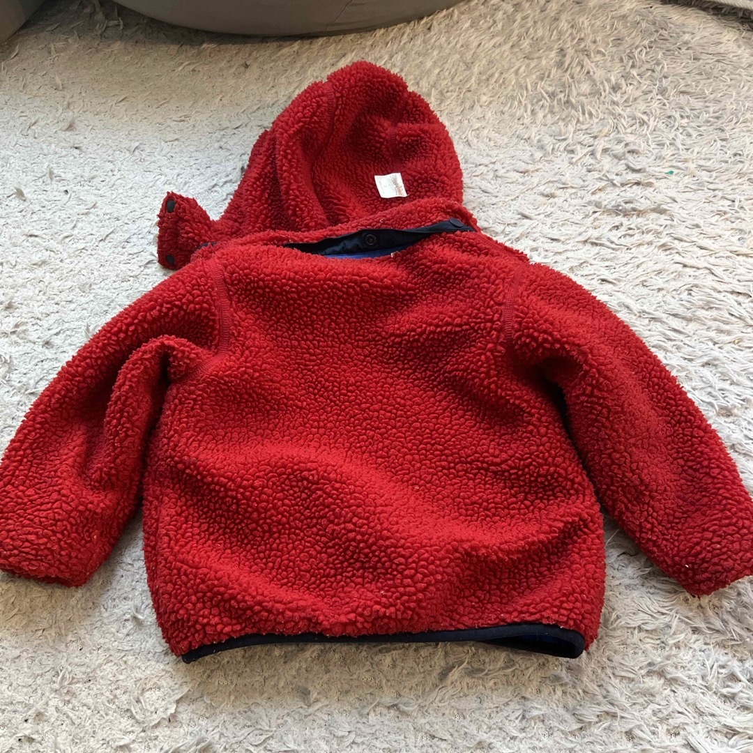 patagonia(パタゴニア)のパタゴニアPatagoniaリバーシブルボアジャケット2T キッズ/ベビー/マタニティのベビー服(~85cm)(ジャケット/コート)の商品写真