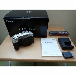 キヤノン(Canon)のキヤノン EOS RP ゴールド ﾎﾞﾃﾞｨ 【2620万画素】 ミラーレス一眼(ミラーレス一眼)