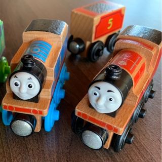 マテル(MATTEL)の【るるりらこ様専用】木製トーマス　ジェームス　ジェームス滑車セット(電車のおもちゃ/車)