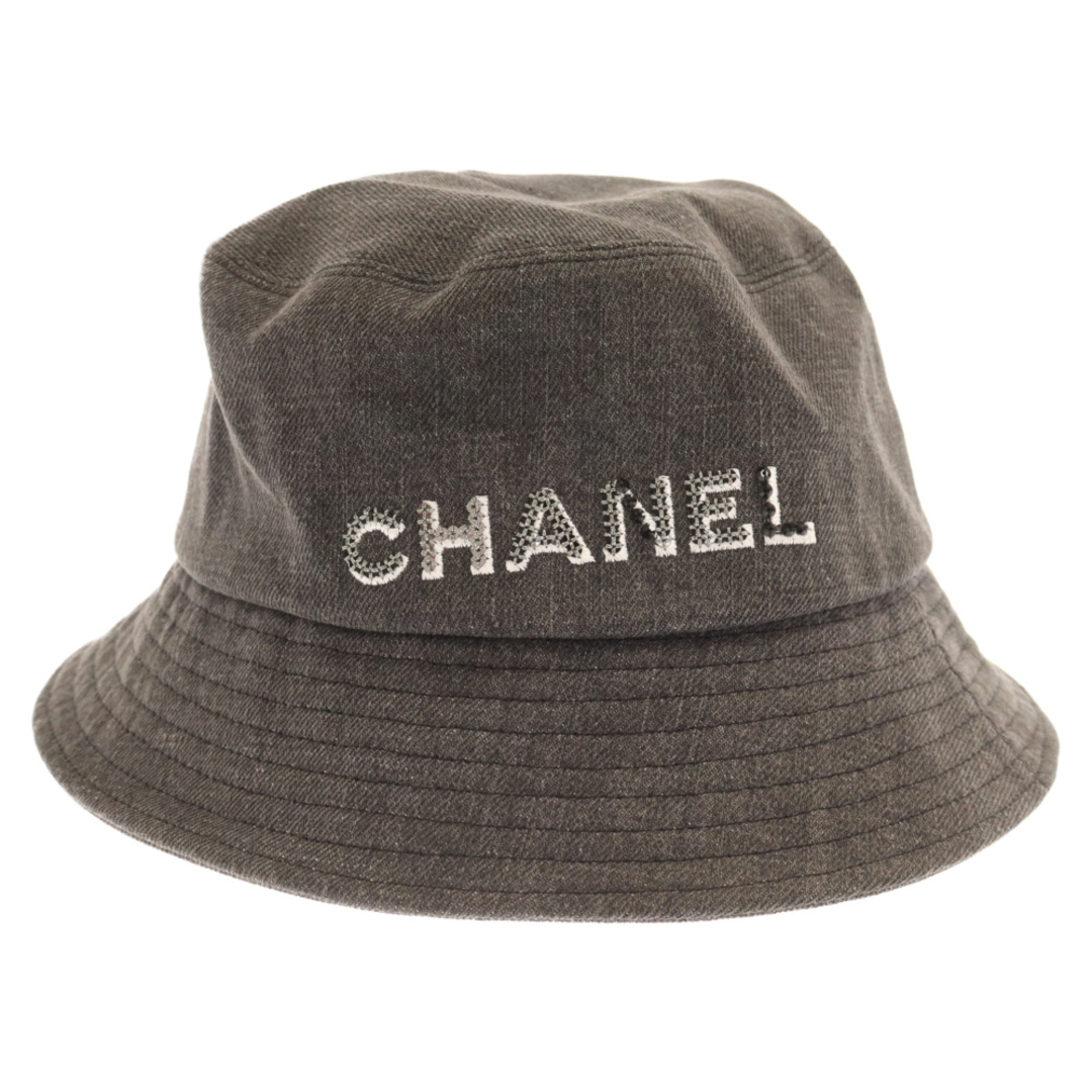 CHANEL(シャネル)のCHANEL シャネル ロゴラインストーン デニムバケットハット 帽子 グレー メンズの帽子(ハット)の商品写真