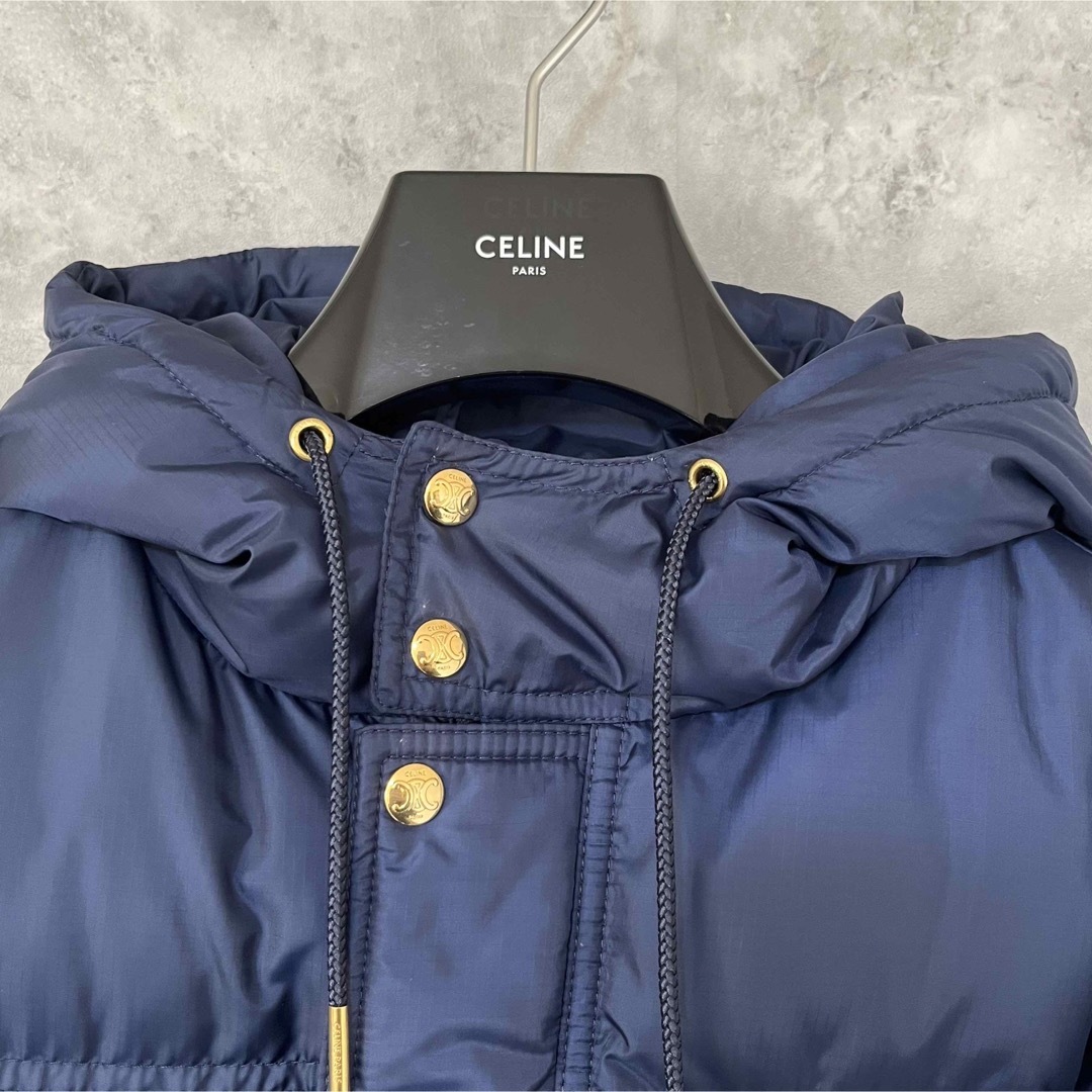 celine(セリーヌ)のセリーヌ　CELINE    トリオンフ ダウンジャケット　ネイビー レディースのジャケット/アウター(ダウンジャケット)の商品写真