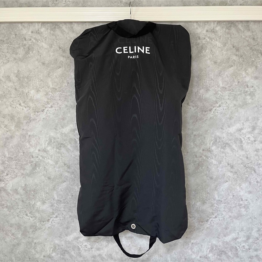 celine(セリーヌ)のセリーヌ　CELINE    トリオンフ ダウンジャケット　ネイビー レディースのジャケット/アウター(ダウンジャケット)の商品写真