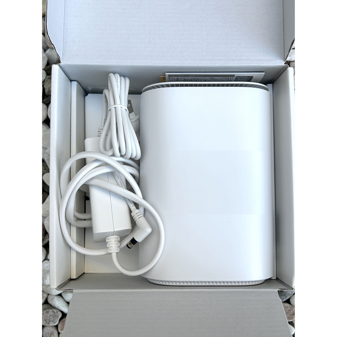 ZTE(ゼットティーイー)のSpeed Wi-Fi HOME 5G L11 ホワイト　wifiルーター スマホ/家電/カメラのPC/タブレット(PC周辺機器)の商品写真