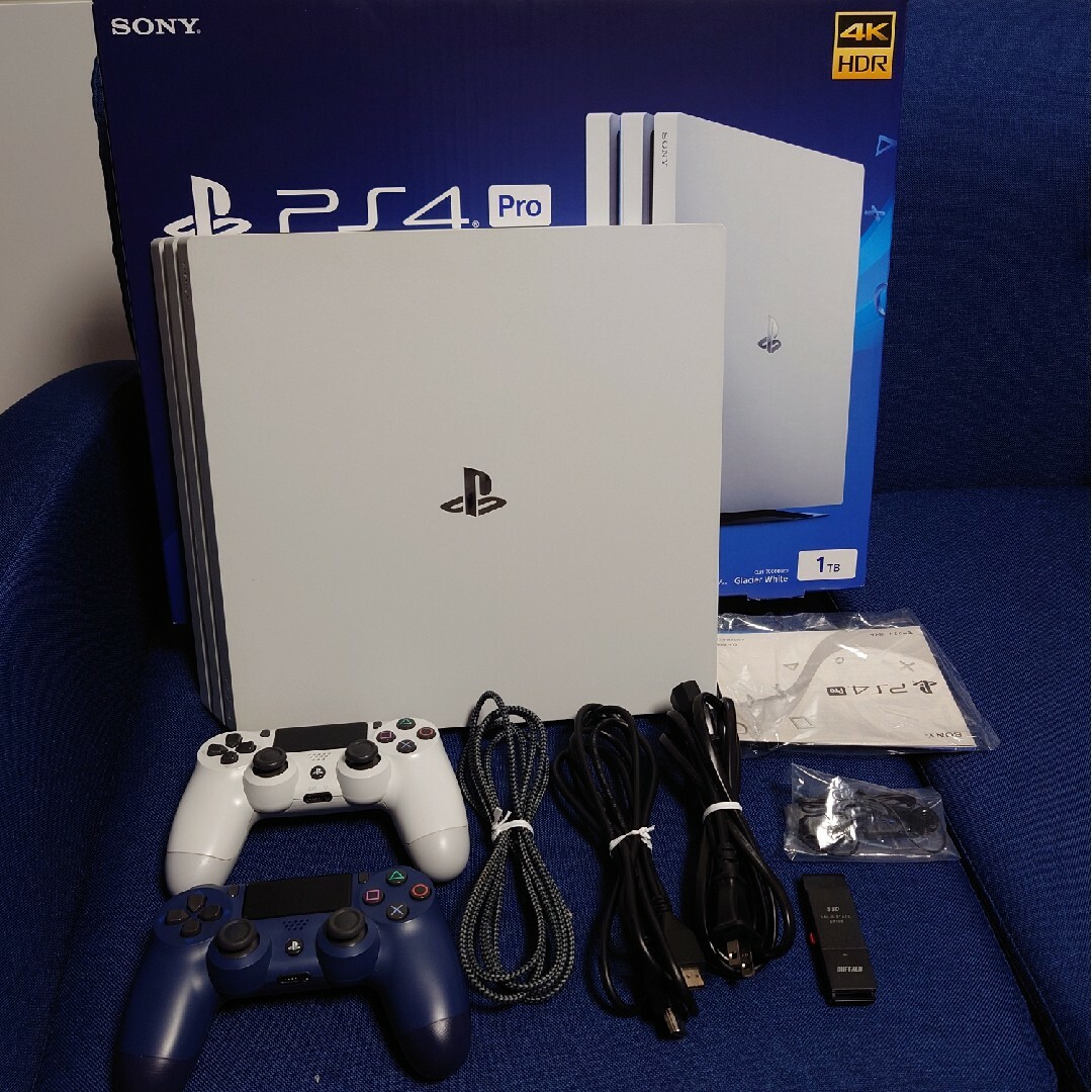 PlayStation4(プレイステーション4)のPS4 Pro 本体中古品 CUH-7000BB02　外付けSSD 1TBセット エンタメ/ホビーのゲームソフト/ゲーム機本体(家庭用ゲーム機本体)の商品写真