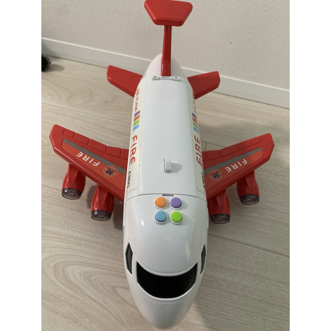 【未使用品】飛行機型消防基地おもちゃ キッズ/ベビー/マタニティのおもちゃ(電車のおもちゃ/車)の商品写真