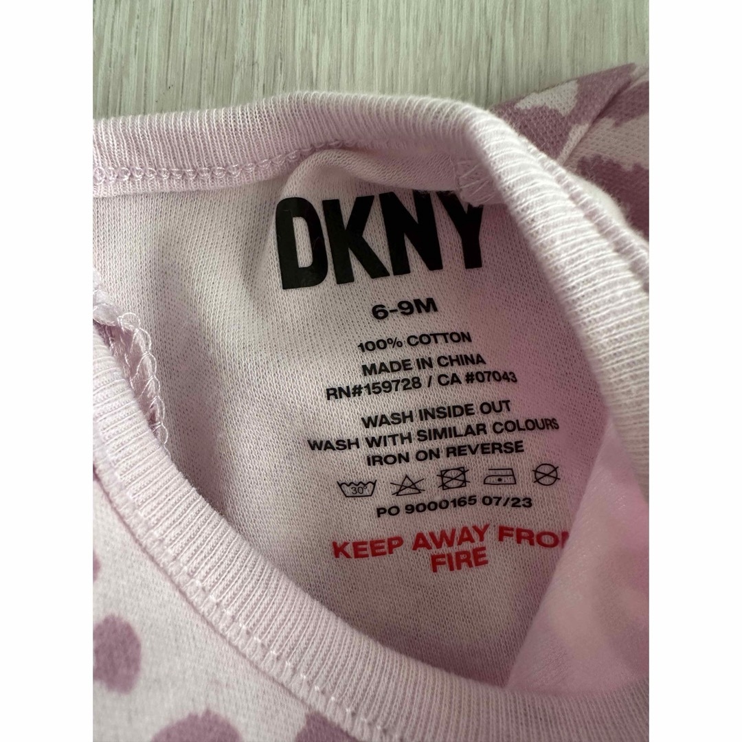 DKNY(ダナキャランニューヨーク)のアメリカ購入ダナキャランDKNYセットアップ6〜9ヶ月トミー　ラルフ　カルバン キッズ/ベビー/マタニティのベビー服(~85cm)(ロンパース)の商品写真