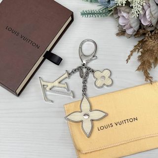 ルイヴィトン(LOUIS VUITTON)のルイヴィトン M65085 ビジューサックフルールドゥ ホワイト キーホルダー(キーホルダー)