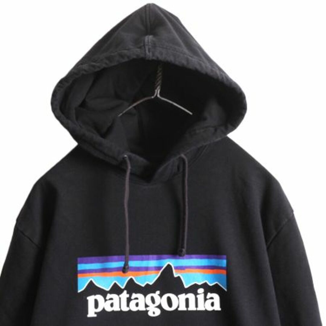 patagonia(パタゴニア)の19年製 パタゴニア プリント スウェット フード パーカー メンズ L Patagonia トレーナー プルオーバー フィッツロイ アウトドア 黒 裏起毛 メンズのトップス(パーカー)の商品写真