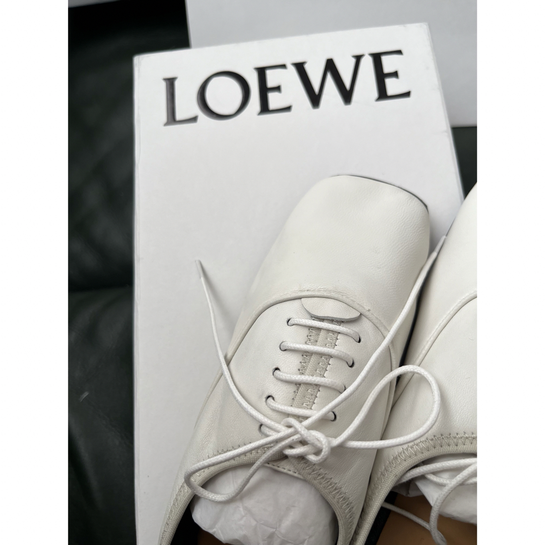 LOEWE(ロエベ)の新品　ロエベ　シューズ　ホワイト レディースの靴/シューズ(スニーカー)の商品写真