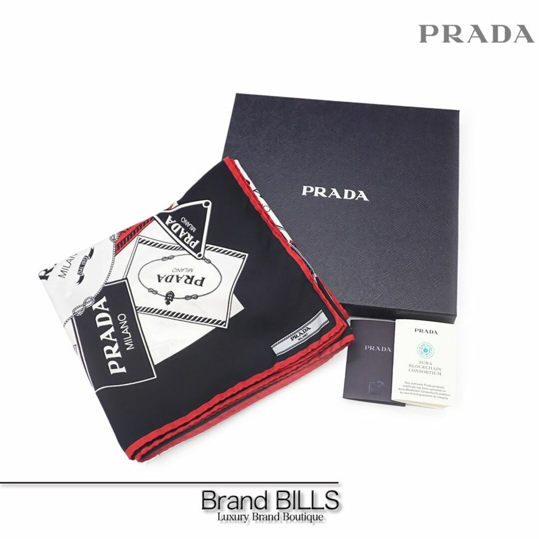 PRADA(プラダ)の未使用品 プラダ ツイル スクエア スカーフ 1FF001 ブラック ホワイト シルク ロゴ柄 大判 レディースのファッション小物(バンダナ/スカーフ)の商品写真