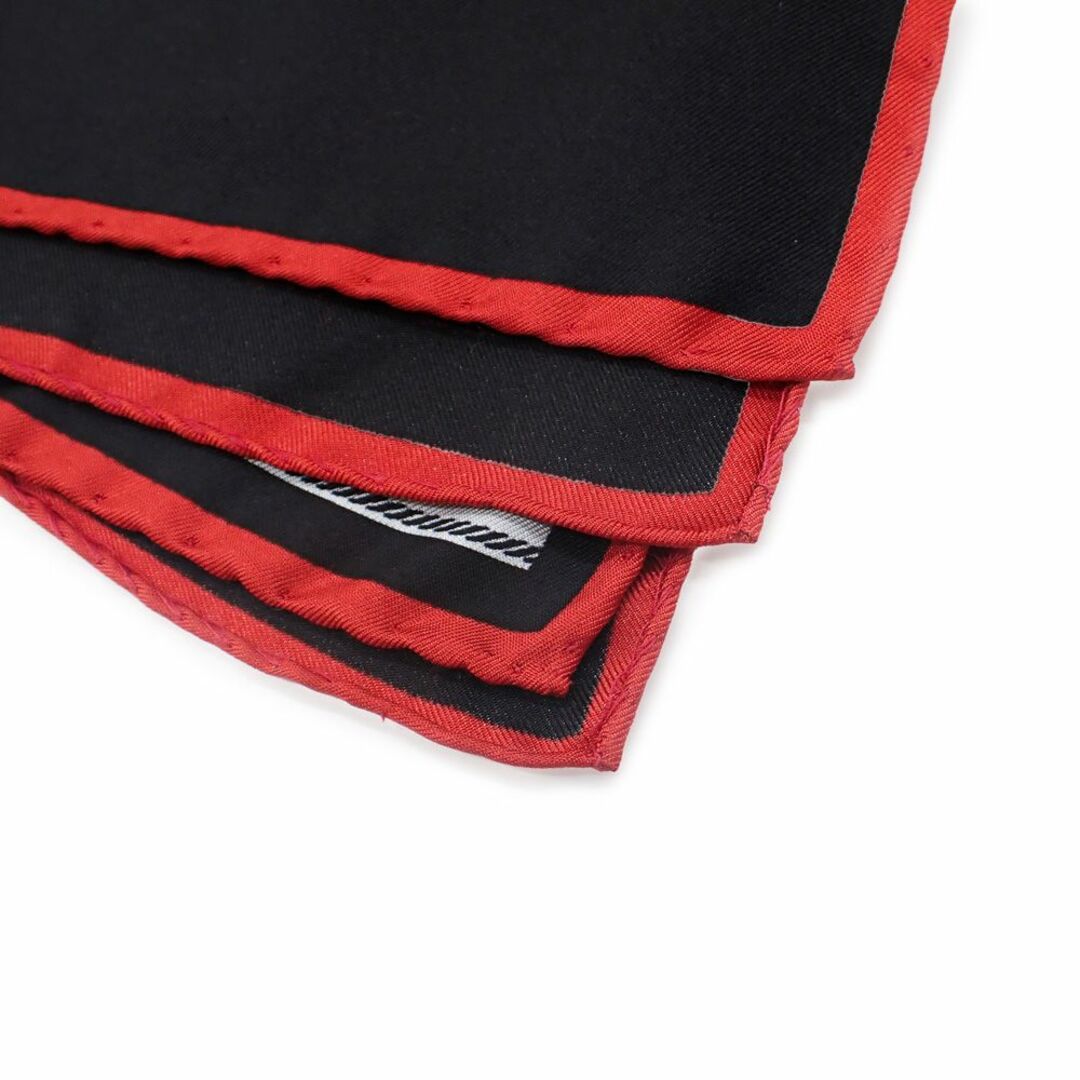 PRADA(プラダ)の未使用品 プラダ ツイル スクエア スカーフ 1FF001 ブラック ホワイト シルク ロゴ柄 大判 レディースのファッション小物(バンダナ/スカーフ)の商品写真