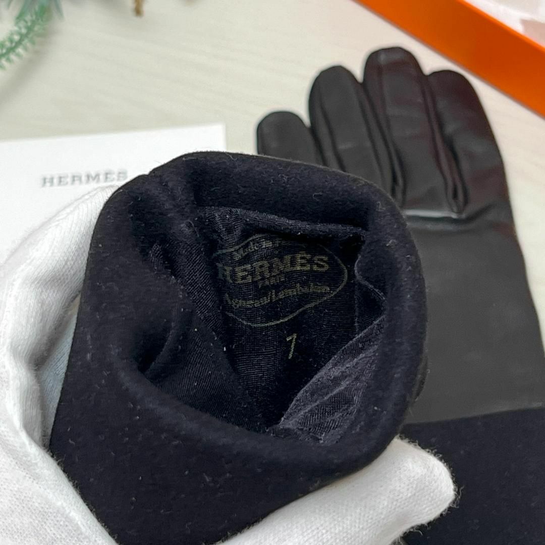 Hermes(エルメス)の【未使用品】HERMES エルメス レザー 羊革 グローブ ブラック 手袋 レディースのファッション小物(手袋)の商品写真