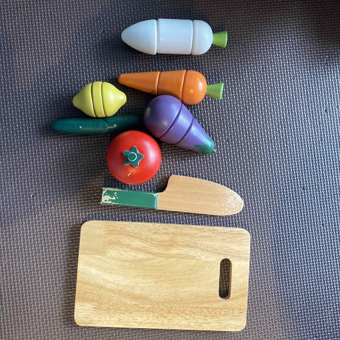 WOODY PUDDY(ウッディプッディ)のおままごと　野菜　おもちゃ キッズ/ベビー/マタニティのおもちゃ(知育玩具)の商品写真