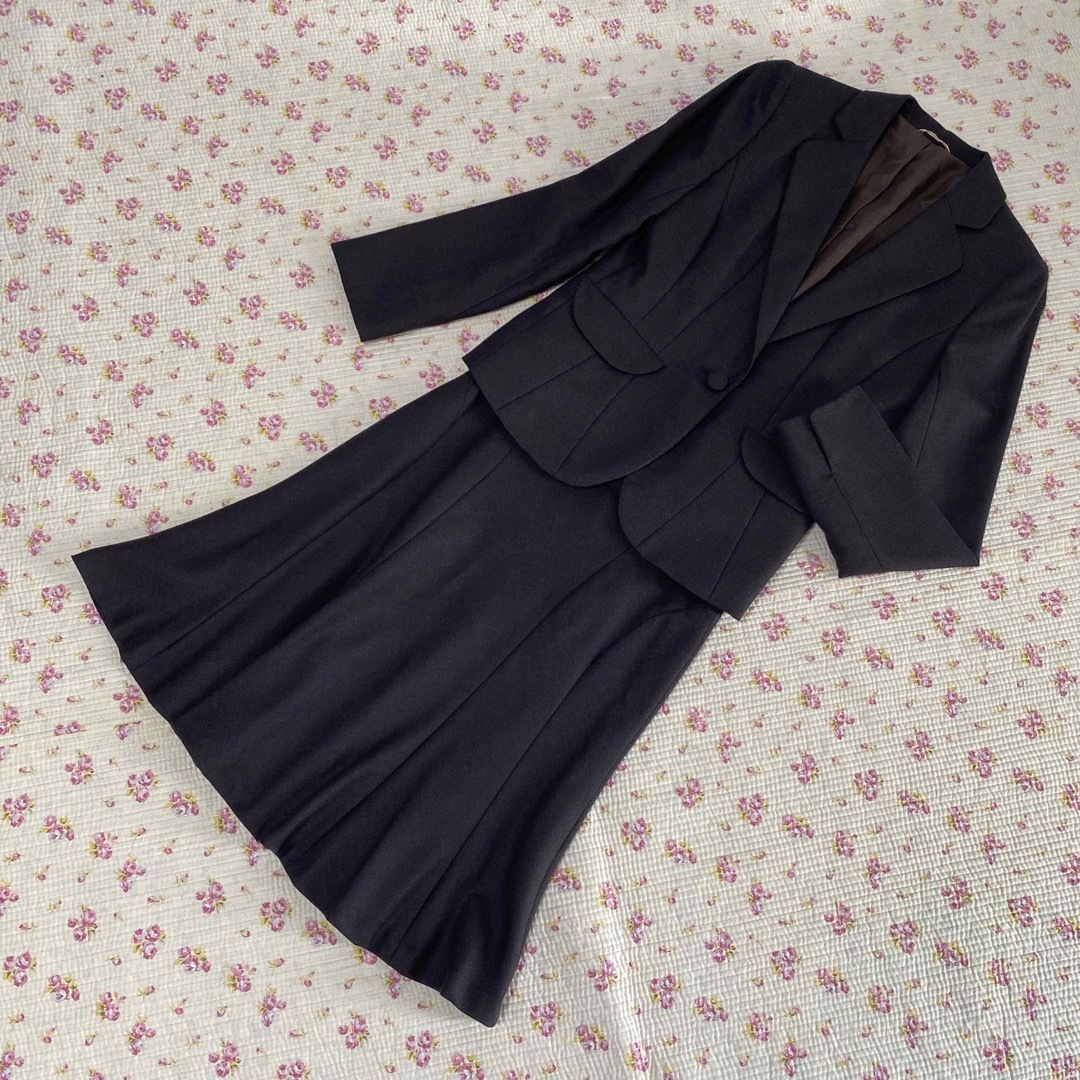 青山(アオヤマ)のアンカーウーマン 9 W66 スカートスーツ 未使用に近い 春秋 DMW レディースのフォーマル/ドレス(スーツ)の商品写真