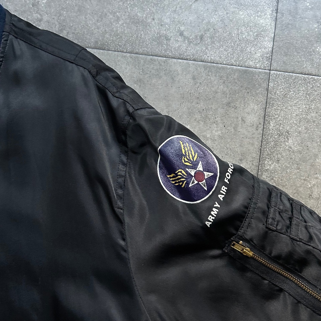 ma-1 ブルゾン ブラック M メンズのジャケット/アウター(ミリタリージャケット)の商品写真