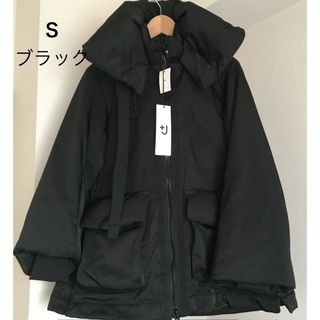 ユニクロ(UNIQLO)の未使用　ユニクロ +J　ハイブリッドダウンショートコート　ブラック　Ｓ(ダウンコート)