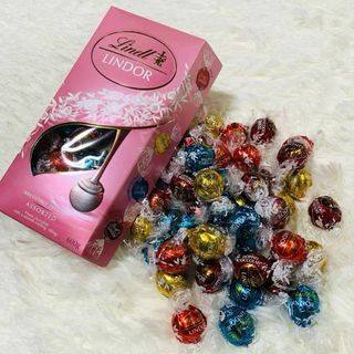 リンツ(Lindt)の【コストコ】リンツリンドール ピンク アソート １箱（47〜48粒）(菓子/デザート)