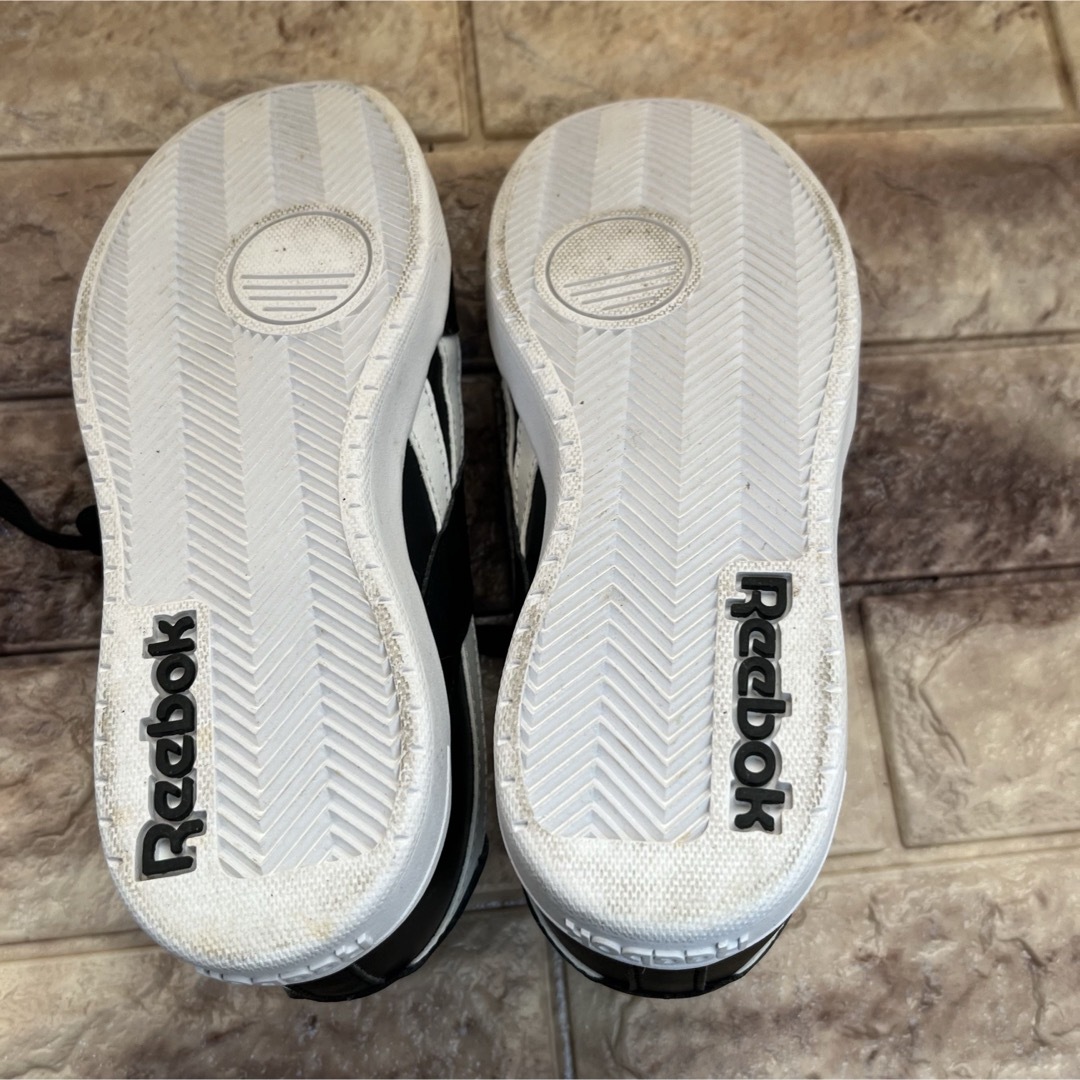 Reebok(リーボック)の新品同様　リーボック　m48482 23cm レディースの靴/シューズ(スニーカー)の商品写真