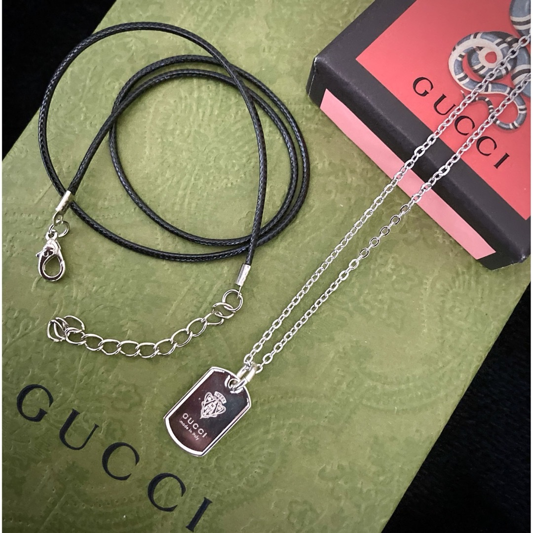 Gucci(グッチ)の美品 グッチ ミニクレストチャーム/ドッグタグ ネックレス(チェーン2種) レディースのアクセサリー(ネックレス)の商品写真