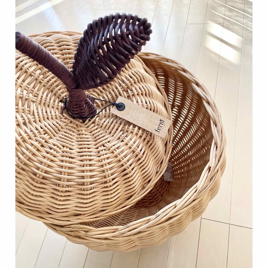 Caramel baby&child (キャラメルベビー&チャイルド)の新品✦Ferm living  Apple braided basket(L) インテリア/住まい/日用品のインテリア小物(バスケット/かご)の商品写真