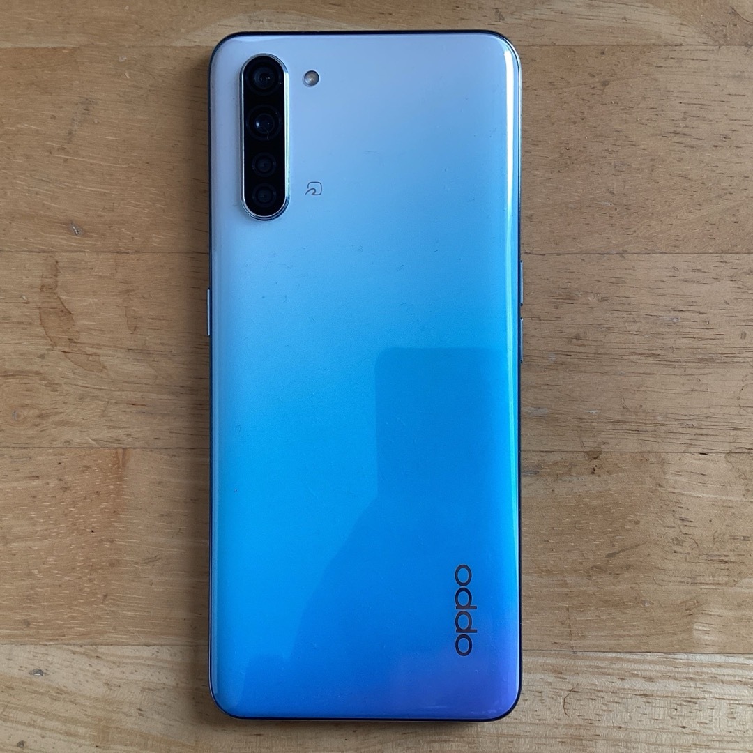 OPPO(オッポ)のOPPO オッポ Reno3 A 128GB ホワイト OPU33SWU UQ  スマホ/家電/カメラのスマートフォン/携帯電話(スマートフォン本体)の商品写真