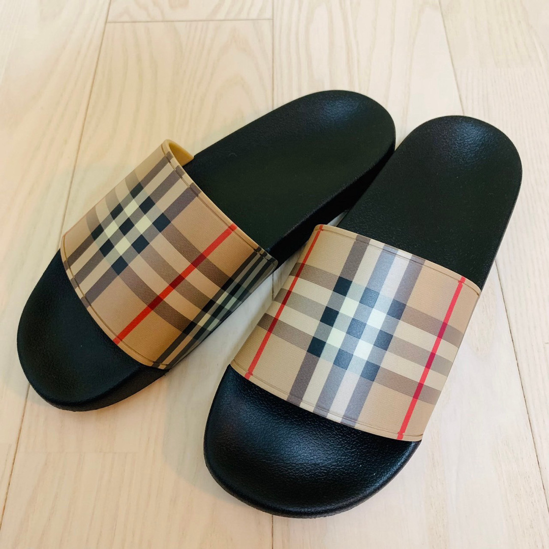 BURBERRY(バーバリー)の【新品未使用】Burberry バーバリー　ラバーサンダル　ノバチェック メンズの靴/シューズ(サンダル)の商品写真