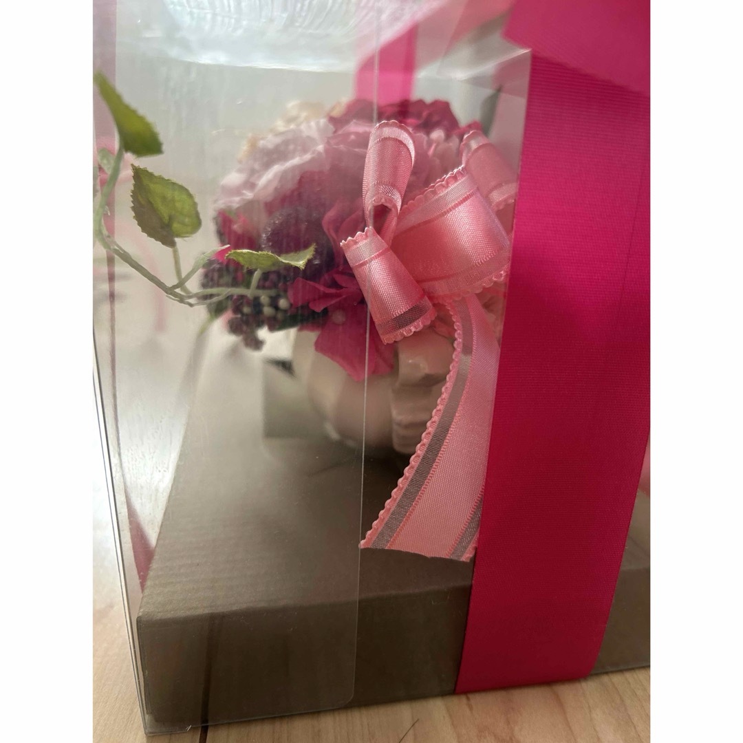 【美品】ブリザードフラワー　プレゼント　ピンク　おしゃれ　箱付き　箱入り ハンドメイドのフラワー/ガーデン(プリザーブドフラワー)の商品写真