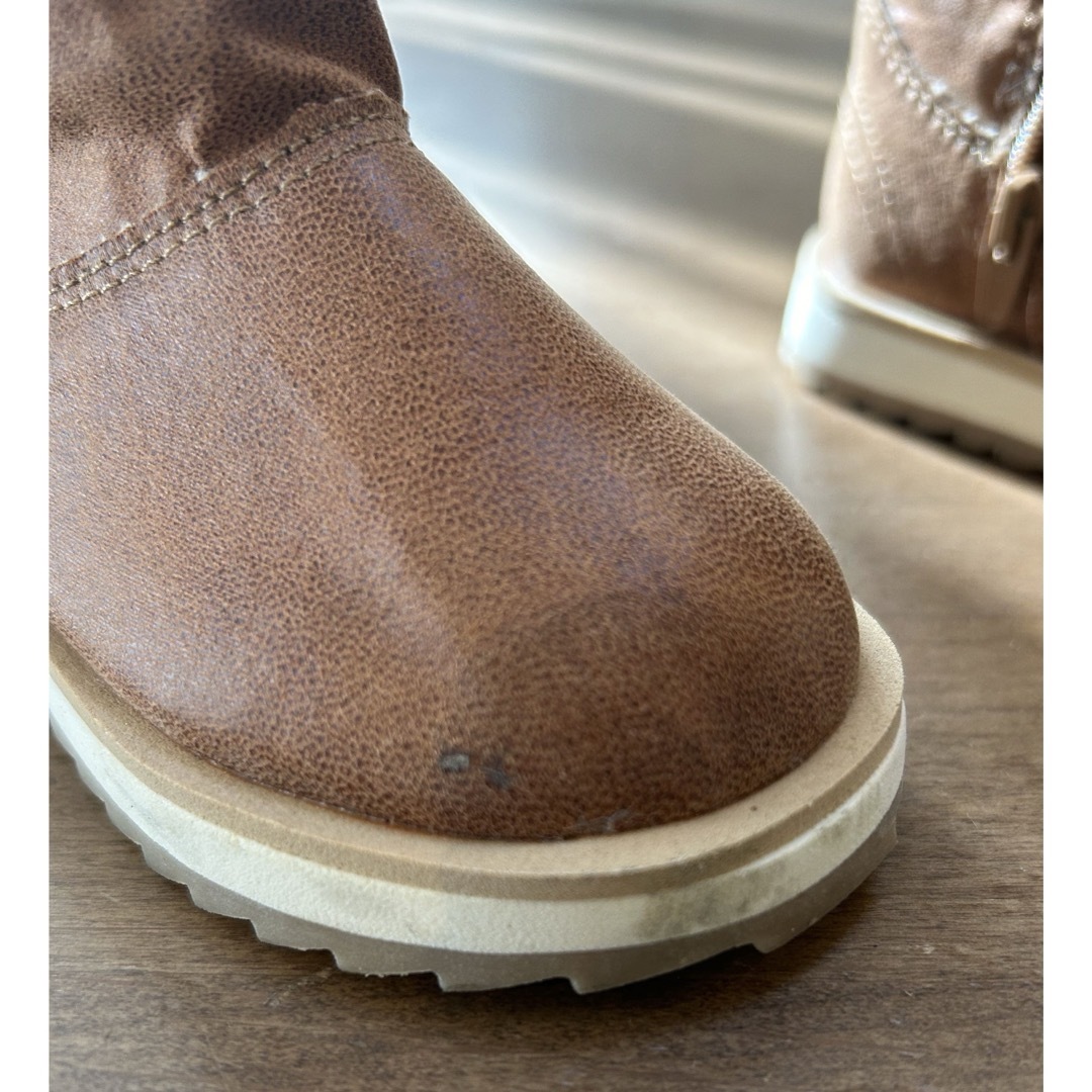 ZARA KIDS(ザラキッズ)のザラベビー　ムートンブーツ キッズ/ベビー/マタニティのベビー靴/シューズ(~14cm)(ブーツ)の商品写真