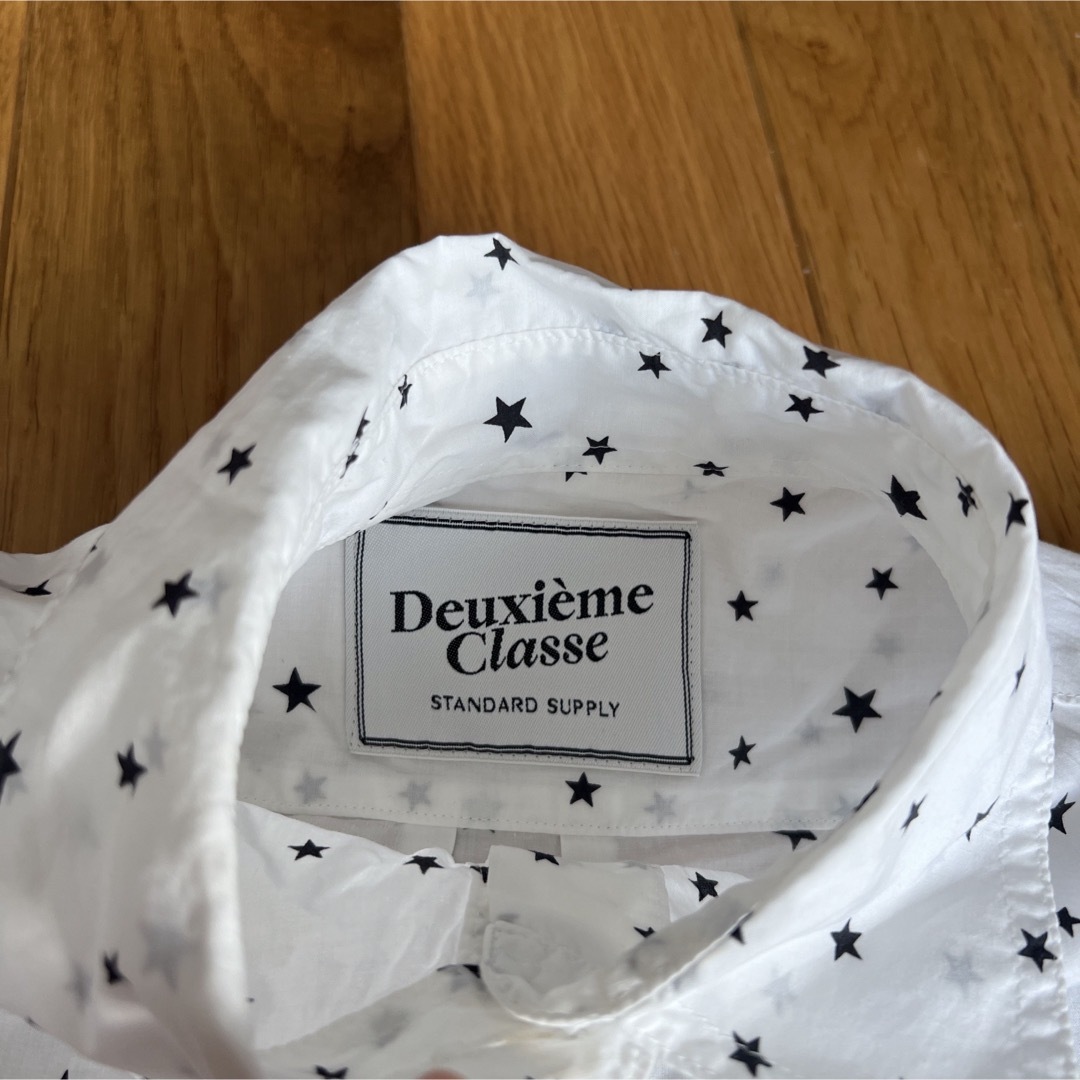 DEUXIEME CLASSE(ドゥーズィエムクラス)のDeuxiemeClasseドゥーズィエムクラス　アパルトモン星柄シャツ　スター レディースのトップス(シャツ/ブラウス(長袖/七分))の商品写真