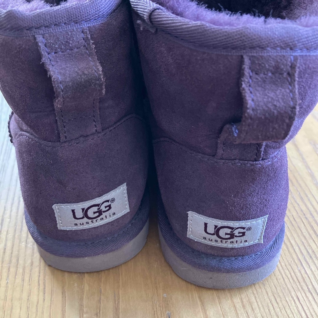 UGG(アグ)のUGG  ムートンブーツ　25センチ　紫 レディースの靴/シューズ(ブーツ)の商品写真
