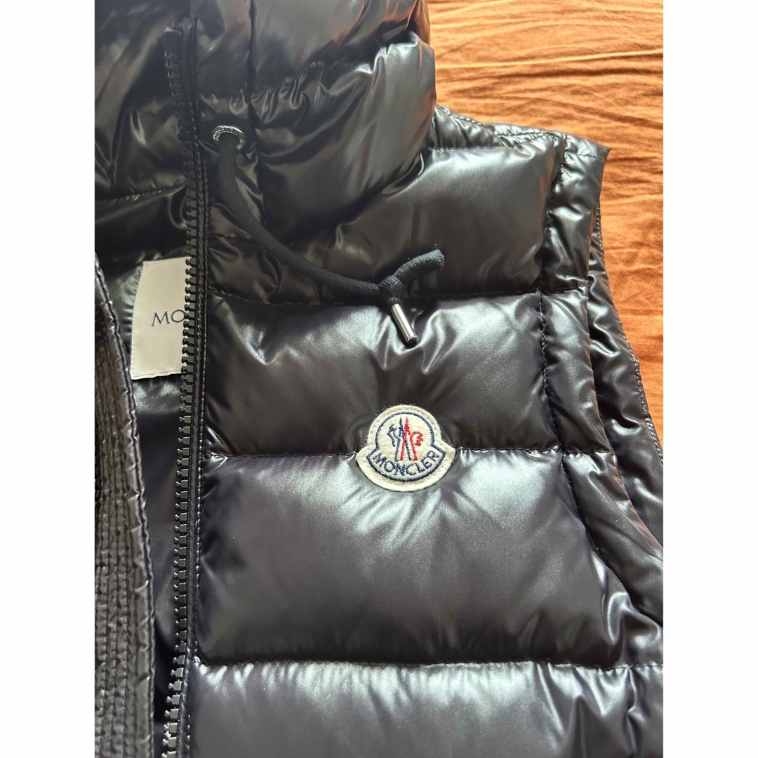 MONCLER(モンクレール)のダウンベスト メンズのジャケット/アウター(ダウンベスト)の商品写真