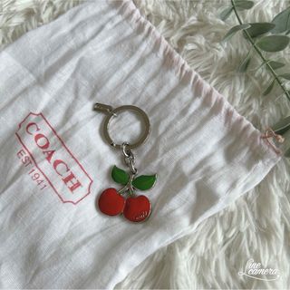 コーチ(COACH)のCOACH コーチ　キーリング　キーホルダー　チェリー バッグチャーム(キーホルダー)