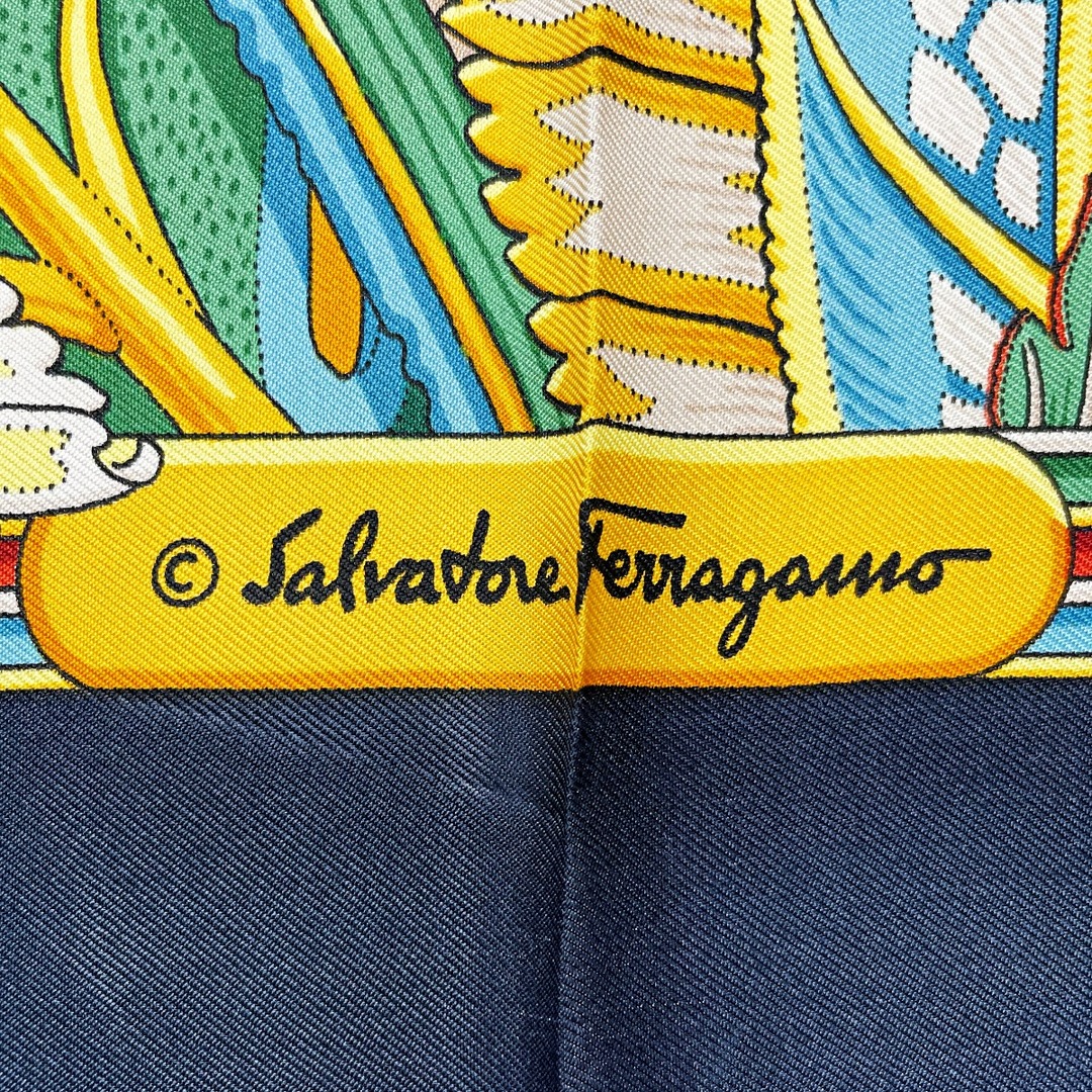 Salvatore Ferragamo(サルヴァトーレフェラガモ)の☆☆Salvatore Ferragamo サルヴァトーレフェラガモ シルクスカーフ レオパード柄 ボタニカル マルチカラー レディースのファッション小物(バンダナ/スカーフ)の商品写真