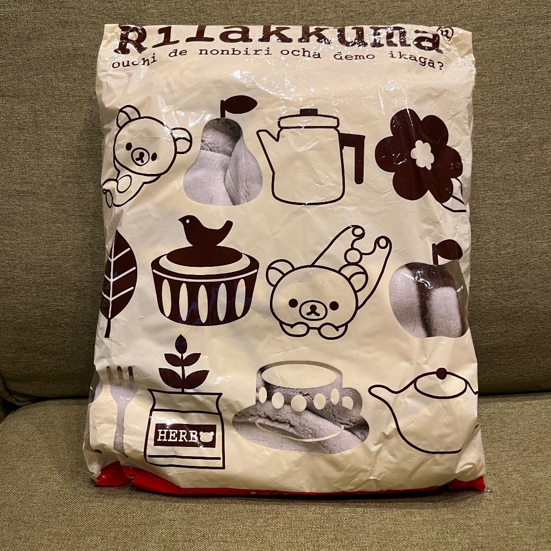 【新品未使用】リラックマ　ふんわ〜り　あったか　ブランケット　Joshin エンタメ/ホビーのおもちゃ/ぬいぐるみ(キャラクターグッズ)の商品写真