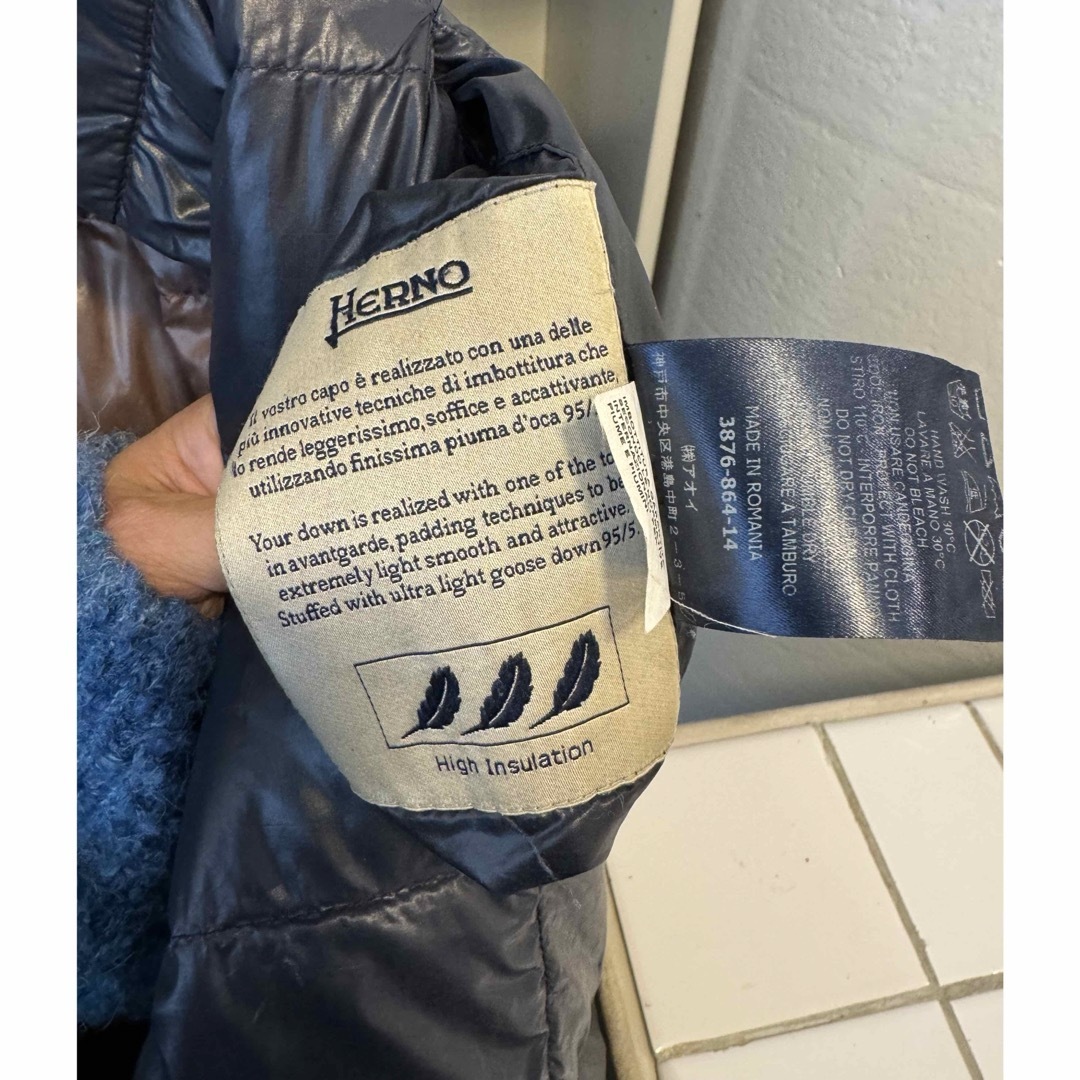 HERNO(ヘルノ)のHERNO ヘルノ リバーシブル ダウン コート ネイビー/モカ  44サイズ レディースのジャケット/アウター(ダウンコート)の商品写真