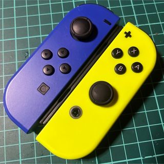 ニンテンドースイッチ(Nintendo Switch)のジョイコン  ★ブルー・イエロー★   作動品(家庭用ゲーム機本体)