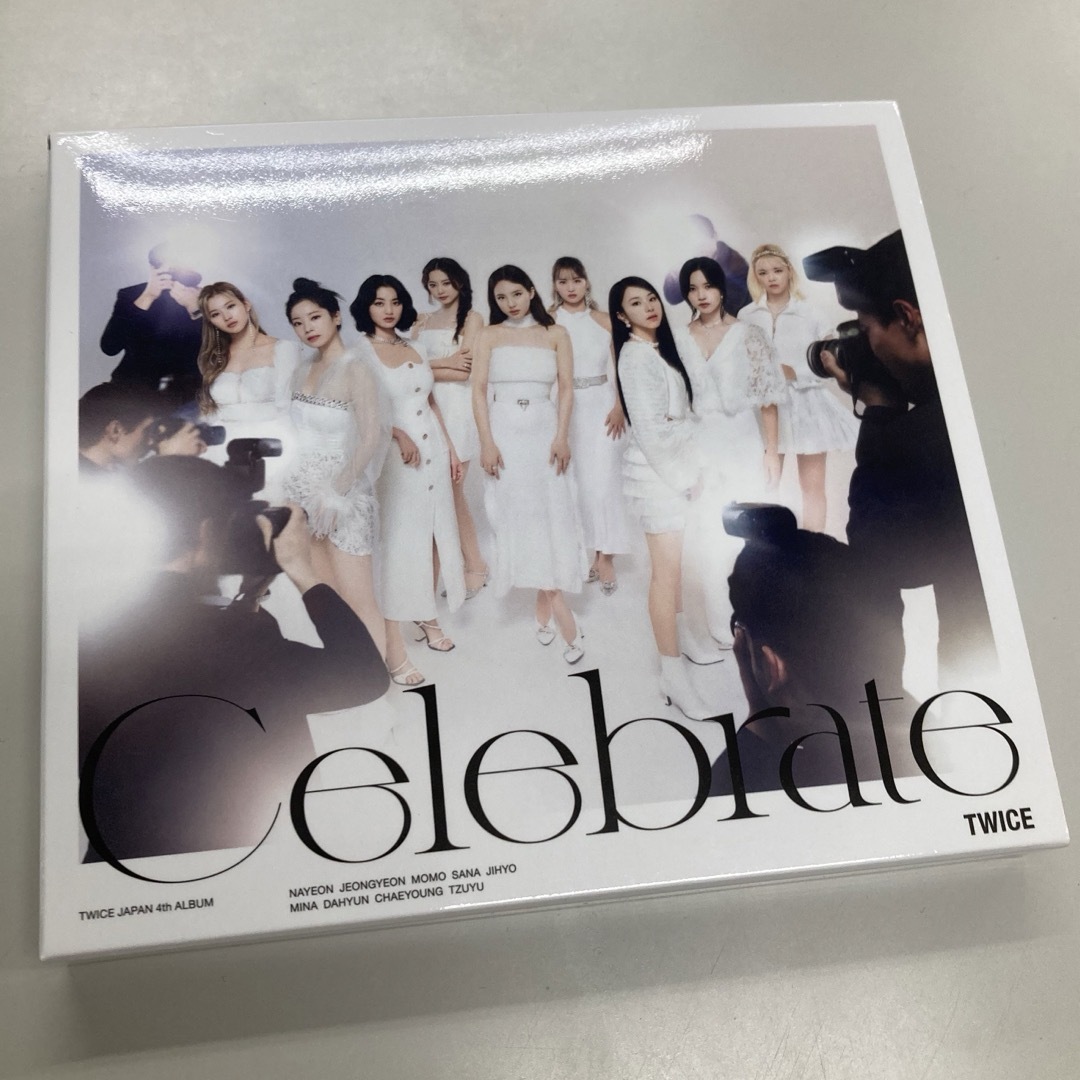 TWICE / Celebrate（初回限定盤B） エンタメ/ホビーのCD(K-POP/アジア)の商品写真