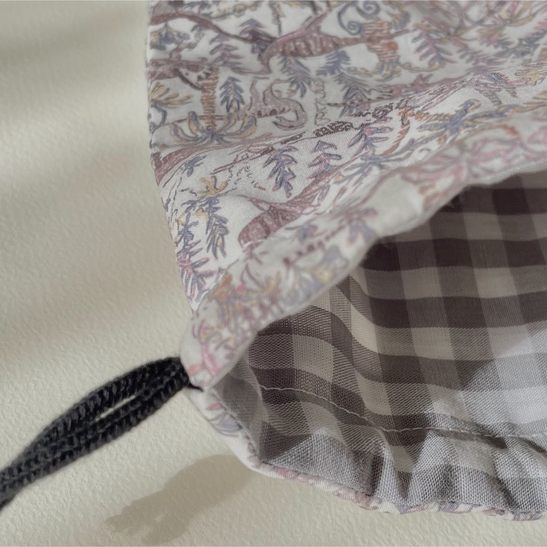 リバティ　巾着　恐竜 ハンドメイドのキッズ/ベビー(外出用品)の商品写真