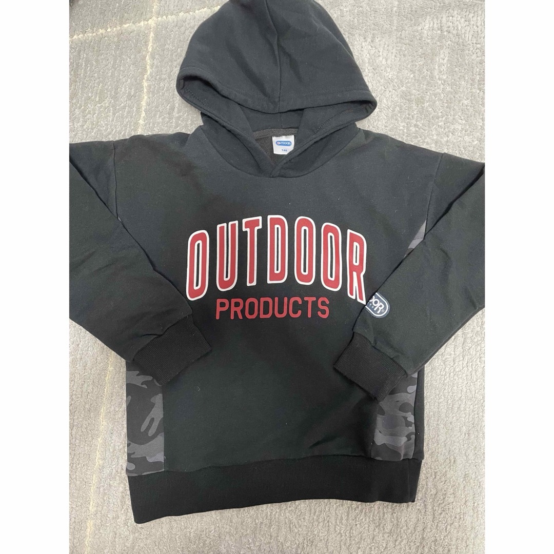 OUTDOOR(アウトドア)のロゴパーカー　outdoor 140 キッズ/ベビー/マタニティのキッズ服男の子用(90cm~)(Tシャツ/カットソー)の商品写真