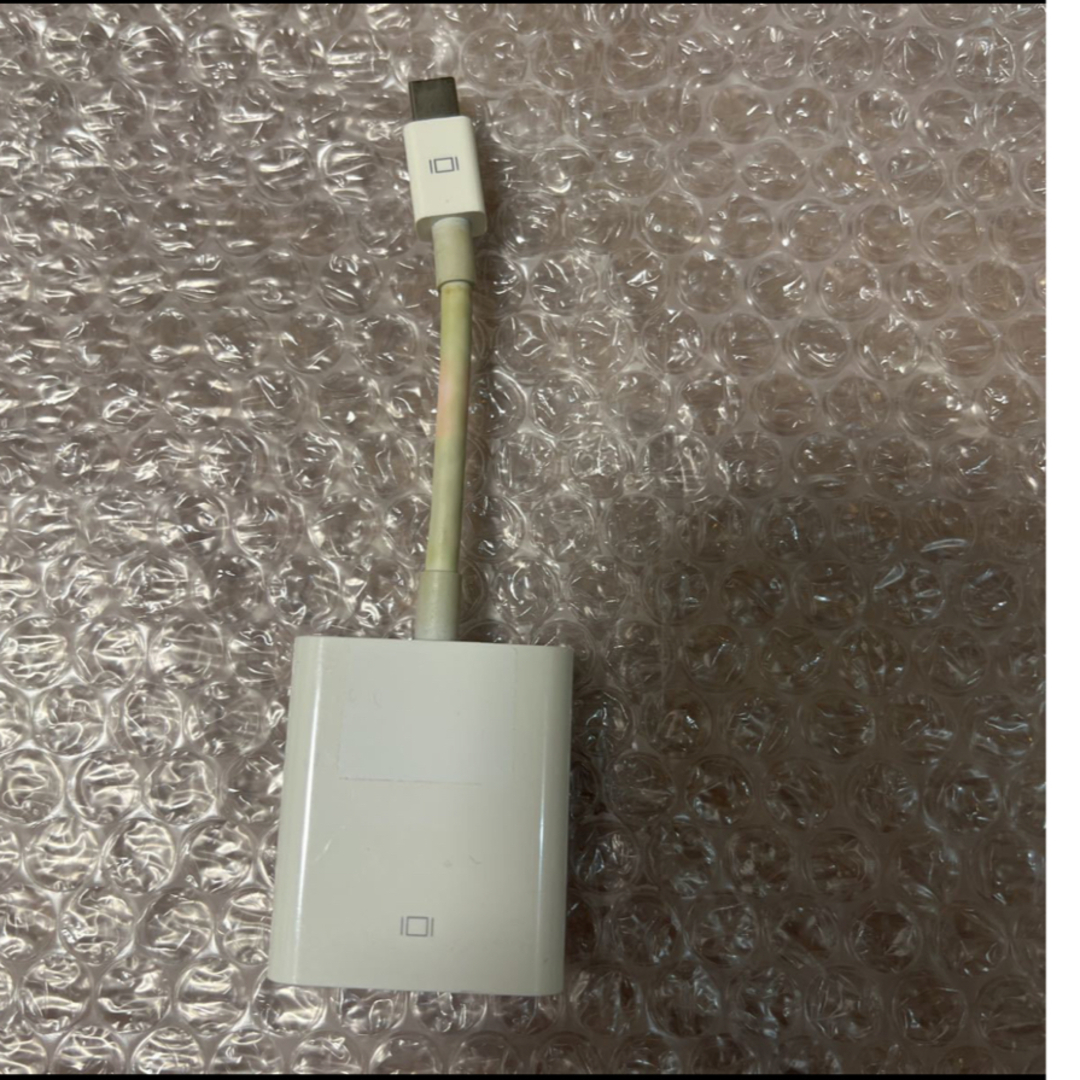 Apple(アップル)のApple Mini DisplayPort - VGA アダプタ アップル スマホ/家電/カメラのテレビ/映像機器(映像用ケーブル)の商品写真