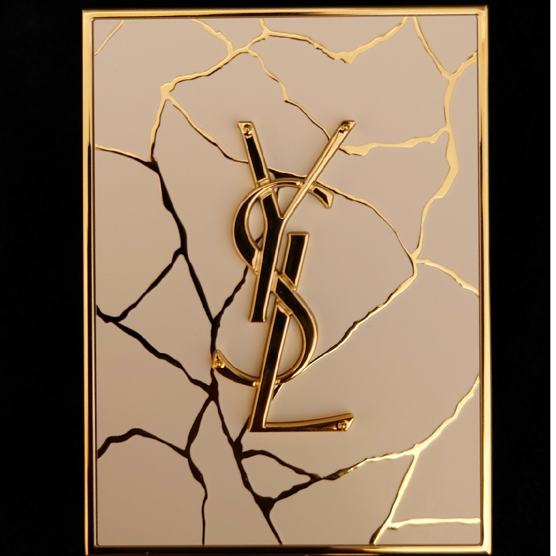 Yves Saint Laurent(イヴサンローラン)のサンローラン クチュール ミニ クラッチ コスメ/美容のベースメイク/化粧品(アイシャドウ)の商品写真