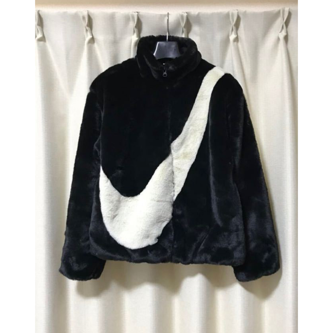 NIKE(ナイキ)のNIKE ナイキ SWOOSH FAUX FUR JKT M 定価19,250円 レディースのジャケット/アウター(ブルゾン)の商品写真