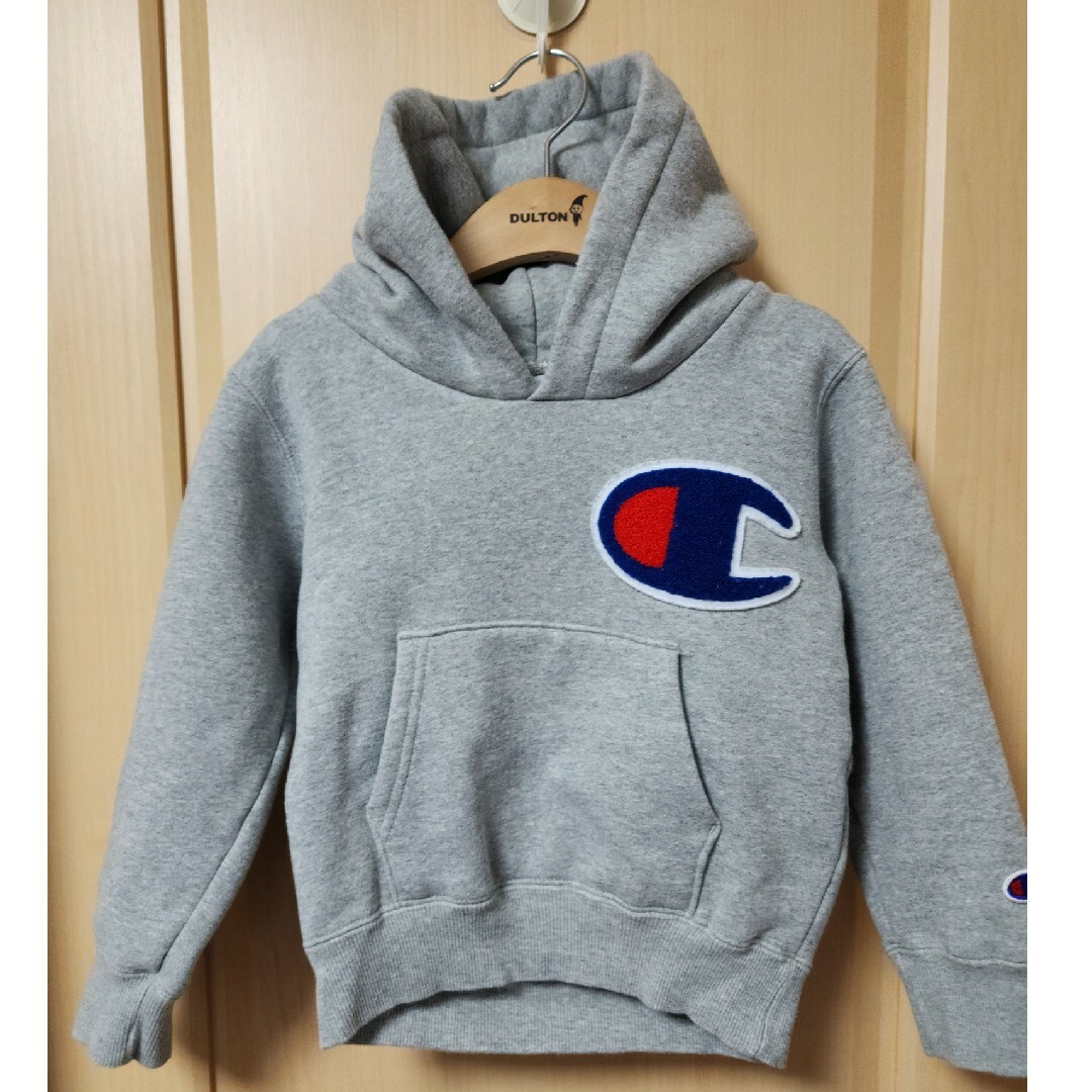 Champion(チャンピオン)の【美品】Champion　キッズ　パーカー　120 キッズ/ベビー/マタニティのキッズ服男の子用(90cm~)(ジャケット/上着)の商品写真