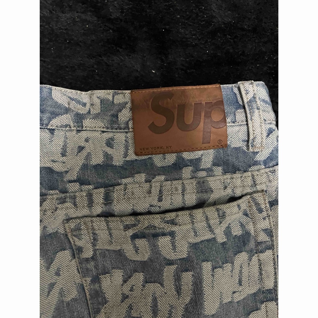 Supreme(シュプリーム)のSupreme Fat Tip Jacquard Regular Jean  メンズのパンツ(デニム/ジーンズ)の商品写真