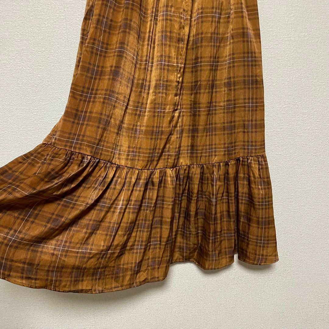 chocol raffine robe(ショコラフィネローブ)のw80 ショコラフィネローブ フレアロングスカート 光沢ブラウン チェック柄 レディースのスカート(ロングスカート)の商品写真