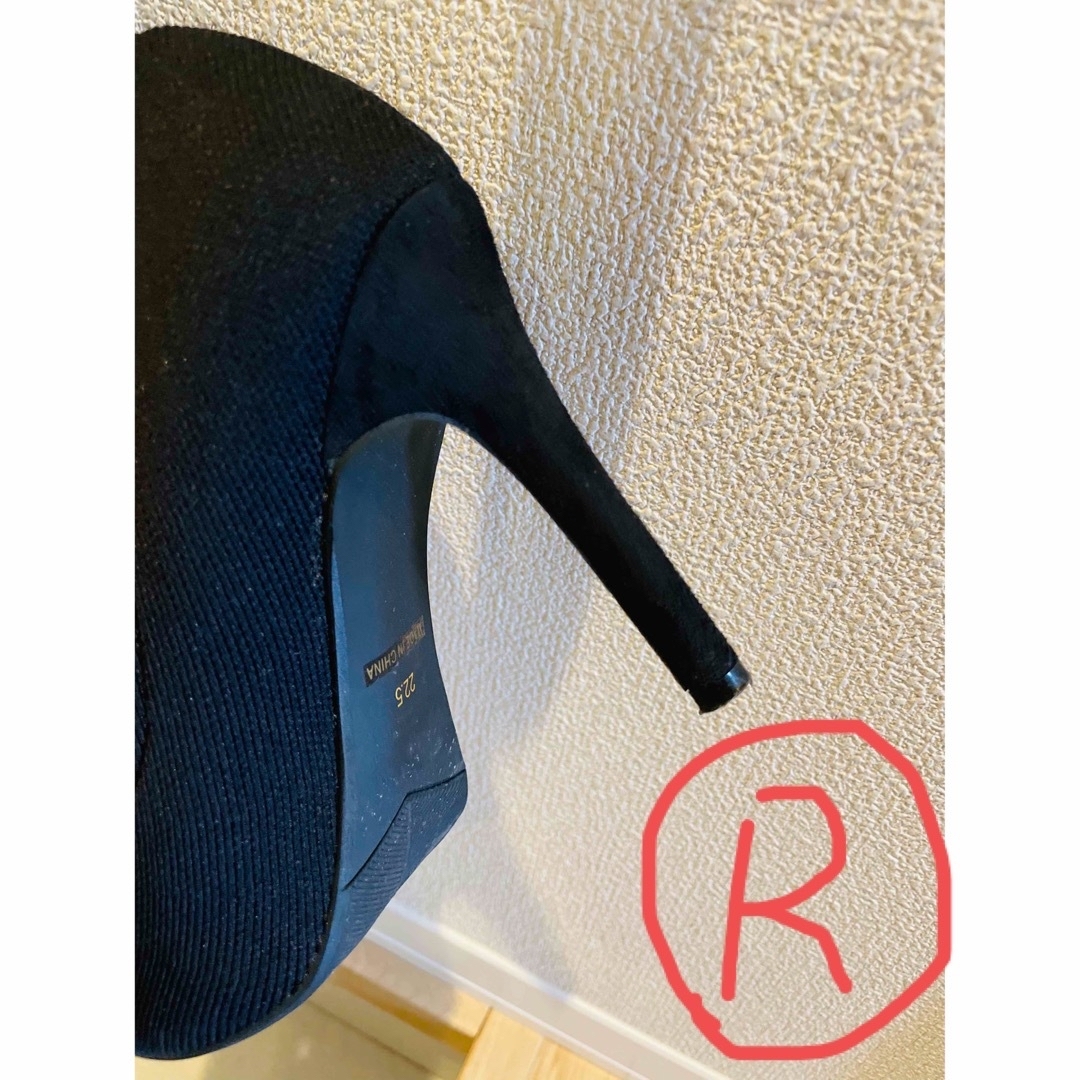 R&E(アールアンドイー)の最終値下げ❣️24時間以内発送可！R&E ソックスショートブーツ　黒 レディースの靴/シューズ(ブーツ)の商品写真